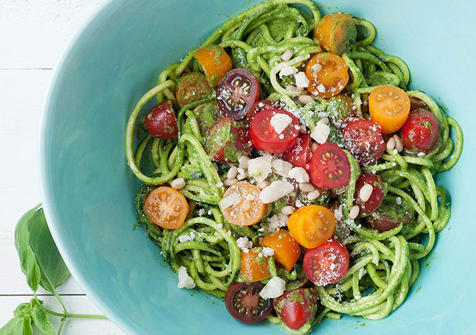 NOUILLES DE COURGETTES AU PESTO ET TOMATES