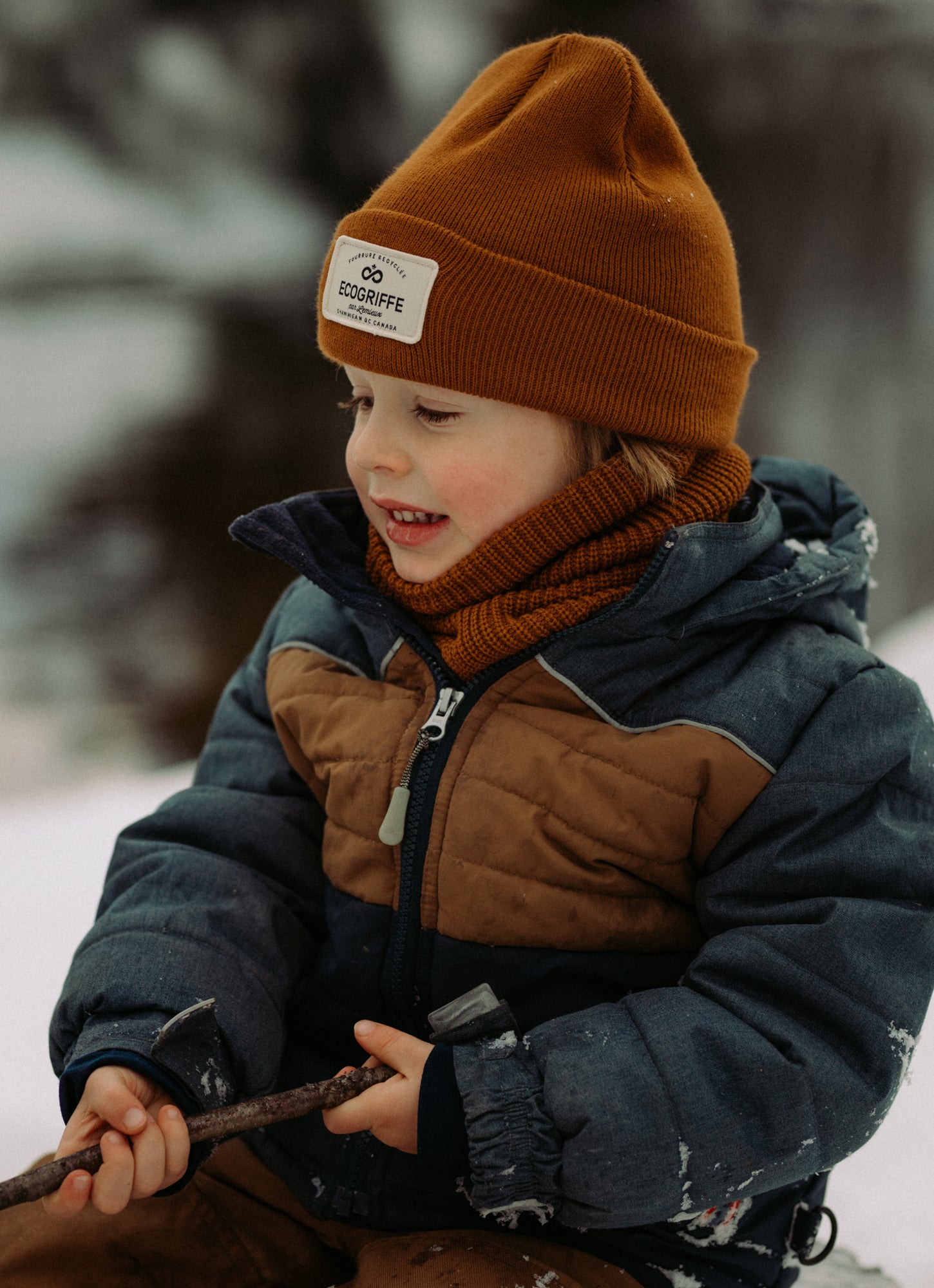 2023-ecogriffe-ambiance-tuque-tradition-junior-marron-01