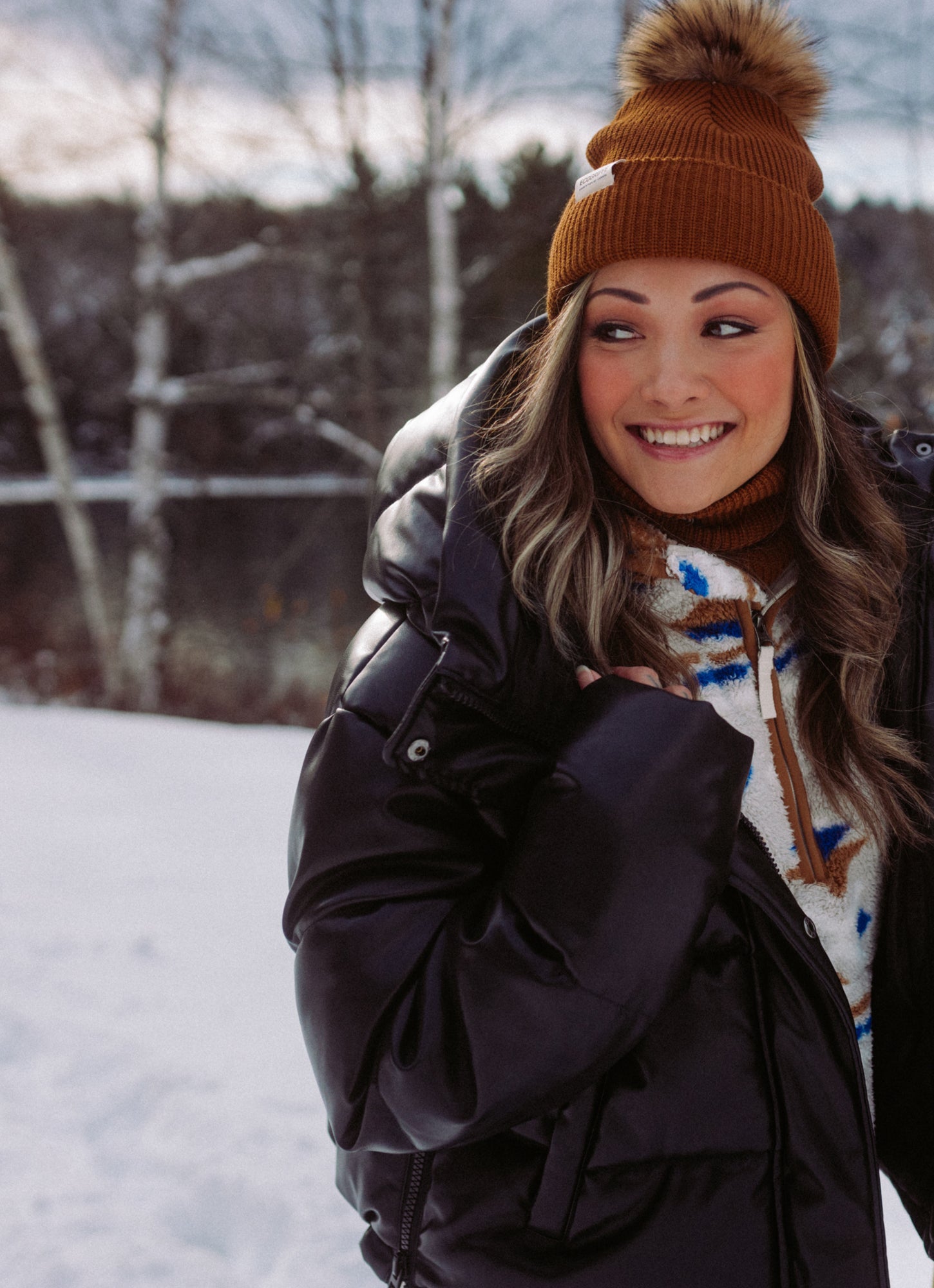 2023-produit-tuque-australe-marron-ambiance-01 copie