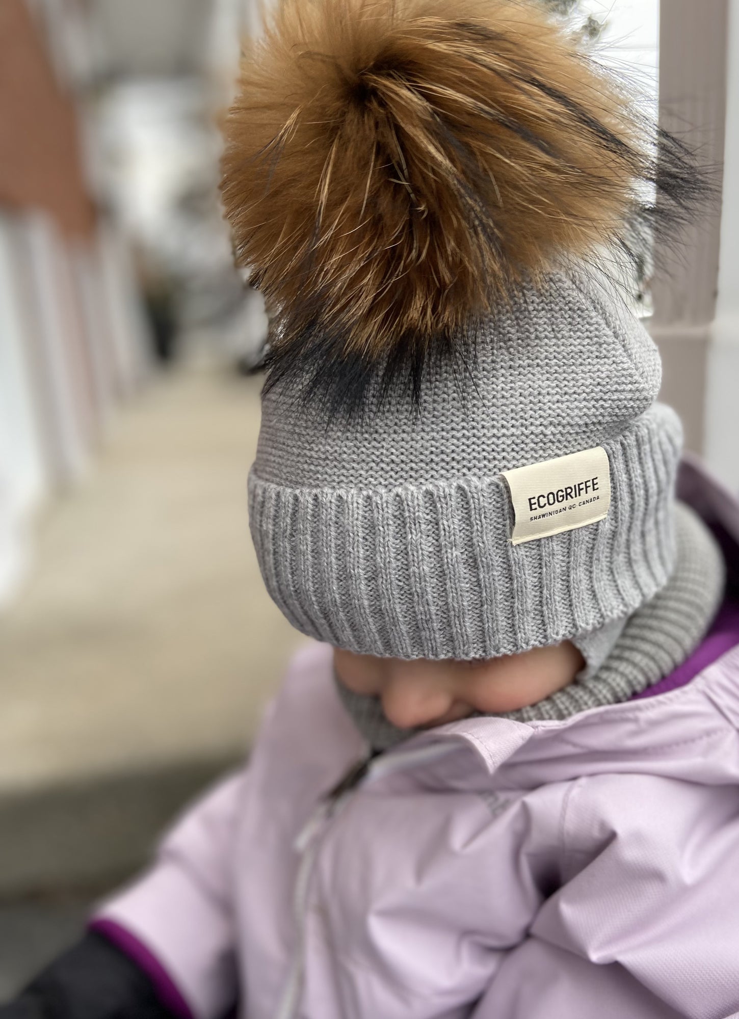2023-tuque-raton-grise-pompon-10 copie